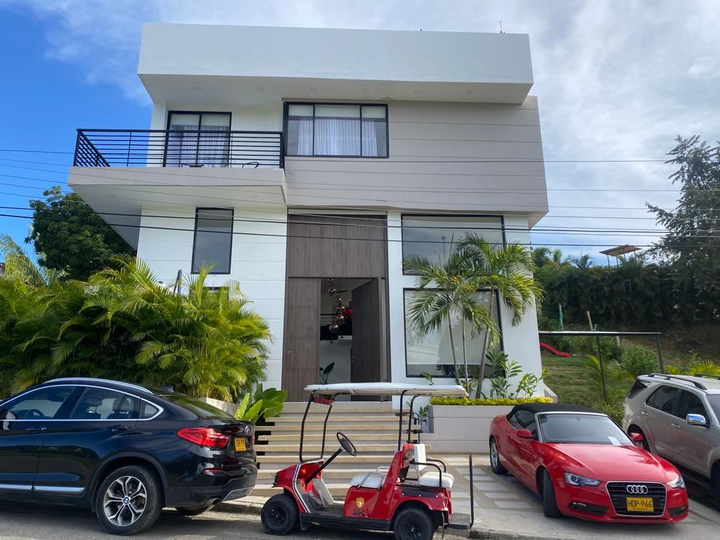 Casa en venta Cundinamarca Girardot Centro 450 m2 Habitaciones 6 Baños 6 Garajes 4 Precio $1980000000