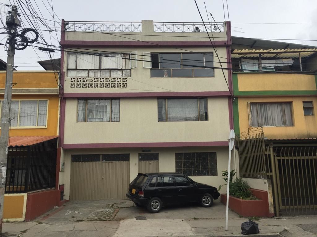 Casa en venta Cundinamarca Bogotá San Antonio Norte 500 m2 Habitaciones 13 Baños 5 Garajes 1 Precio $700000000