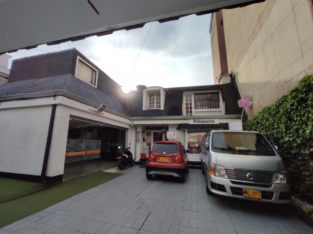 Local en venta Cundinamarca Bogotá Santa Barbara Central 290 m2 Habitaciones 0 Baños 6 Garajes 4 Precio $1600000000