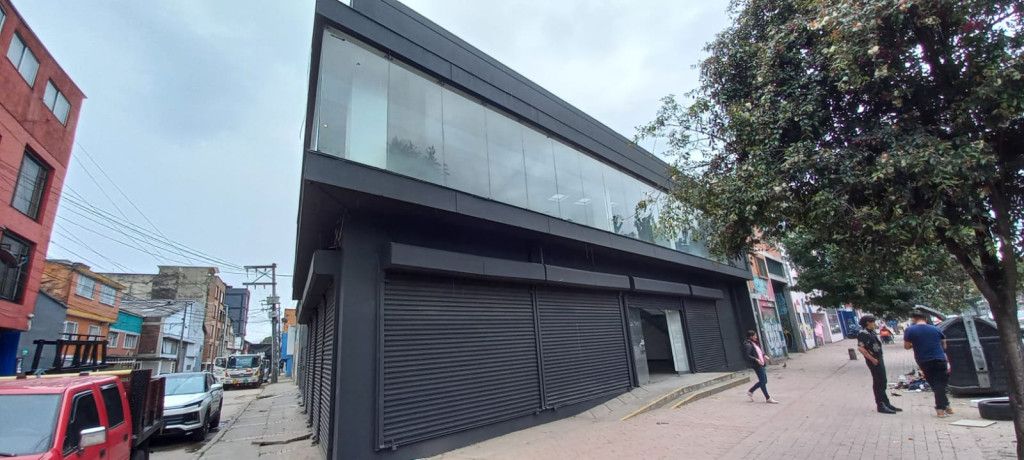 Local en arriendo Cundinamarca Bogotá Paris 590 m2 Habitaciones 0 Baños 8 Garajes 0 Precio $21000000