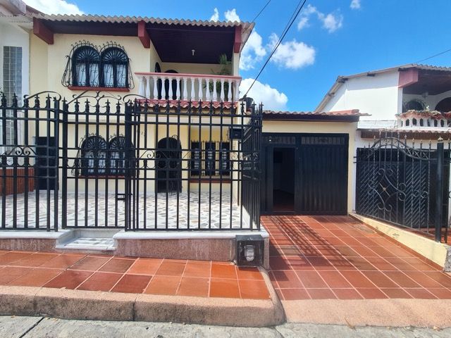 Casa en arriendo o venta Sucre Sincelejo Venecia I 129 m2 Habitaciones 4 Baños 3 Garajes 1 Precio venta $500000000 Precio arriendo $3500000