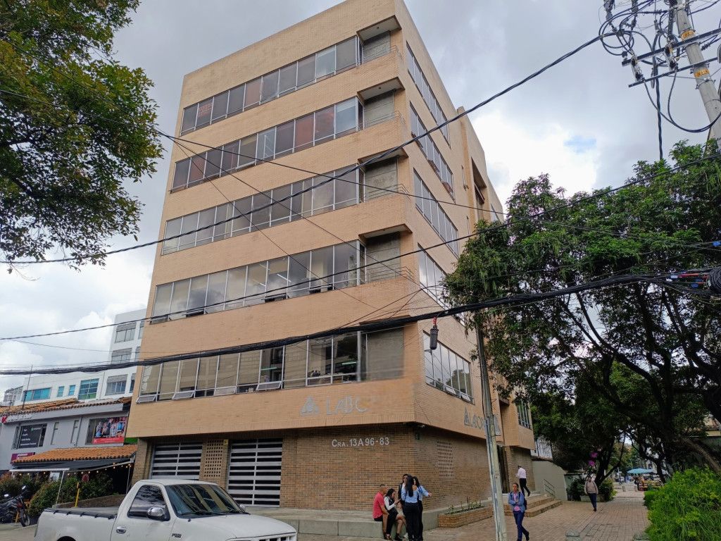 Oficina en arriendo Cundinamarca Bogotá Chico Norte Et Ii 270 m2 Habitaciones 0 Baños 0 Garajes 5 Precio $18900000