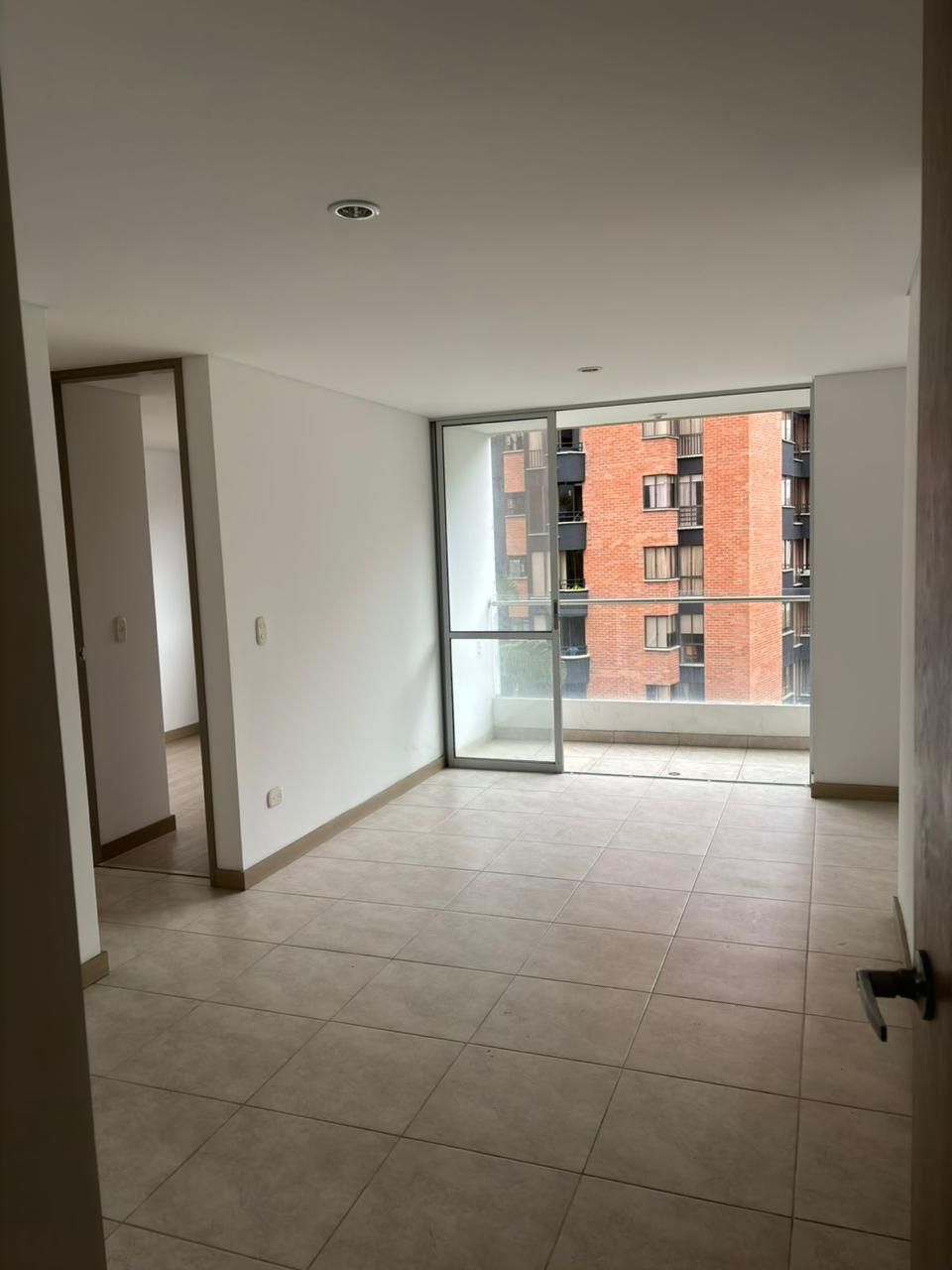 Apartamento en arriendo Risaralda Pereira Urbanizacion Serrana 75 m2 Habitaciones 3 Baños 2 Garajes 1 Precio $2500000