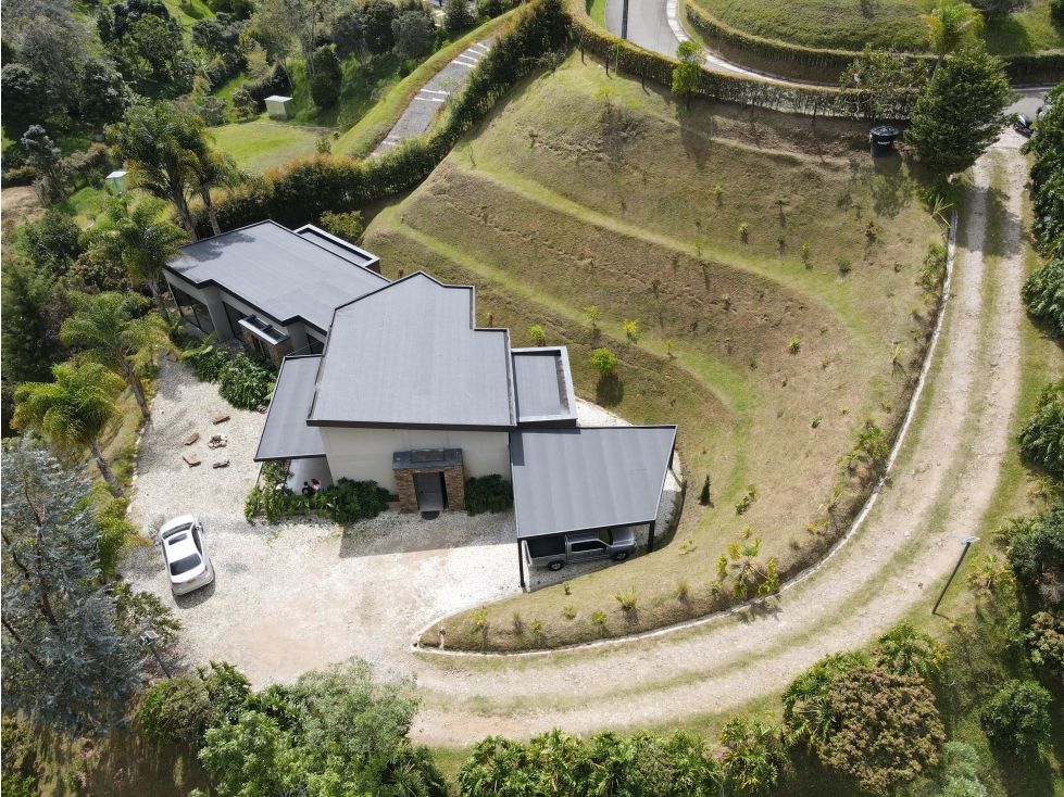 Casa Campestre en arriendo Antioquia Rionegro Rionegro 270 m2 Habitaciones 4 Baños 5 Garajes 8 Precio $13000000