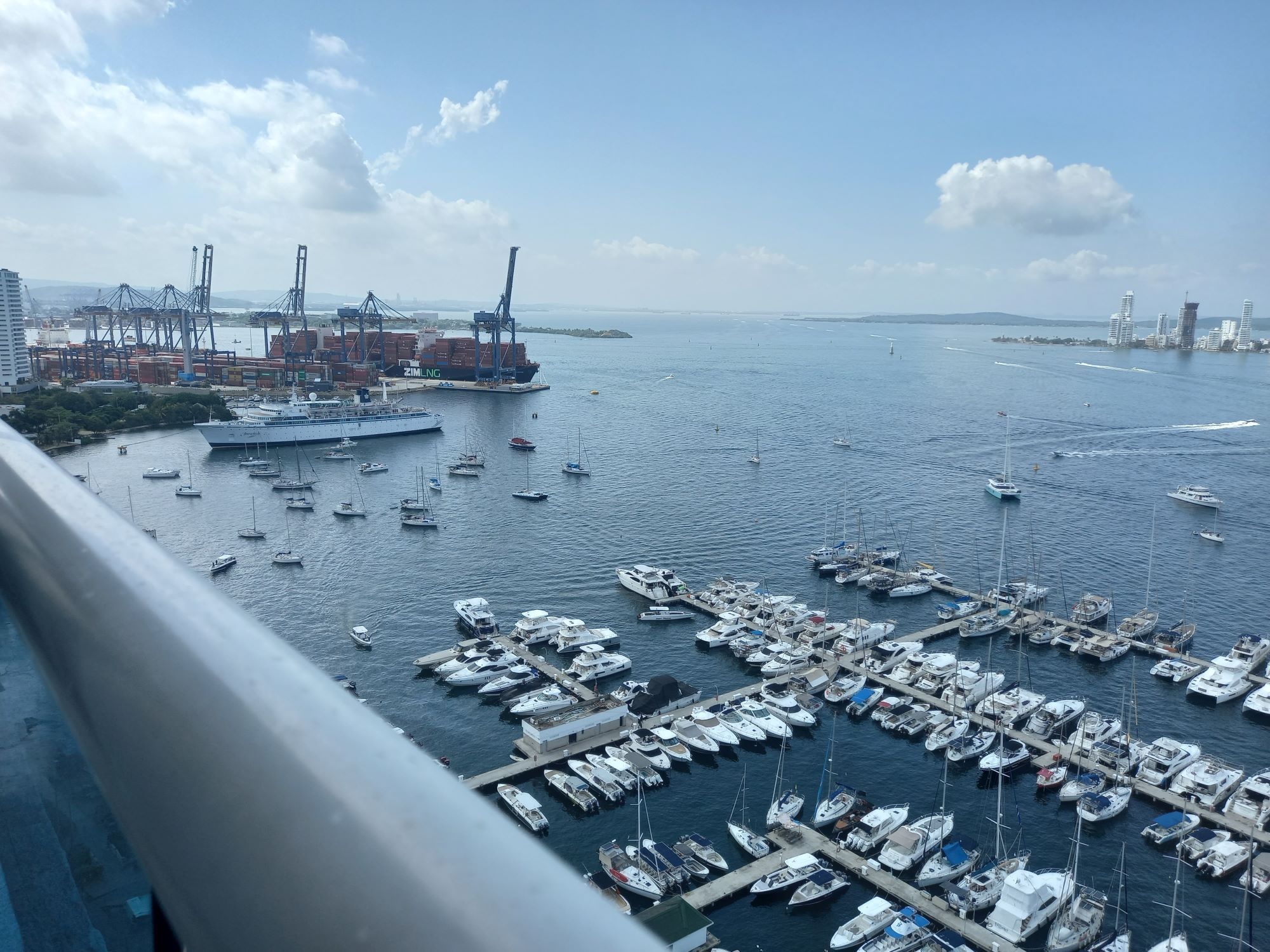 Apartamento en venta Bolívar Cartagena Manga 220 m2 Habitaciones 3 Baños 4 Garajes 1 Precio $2046000000