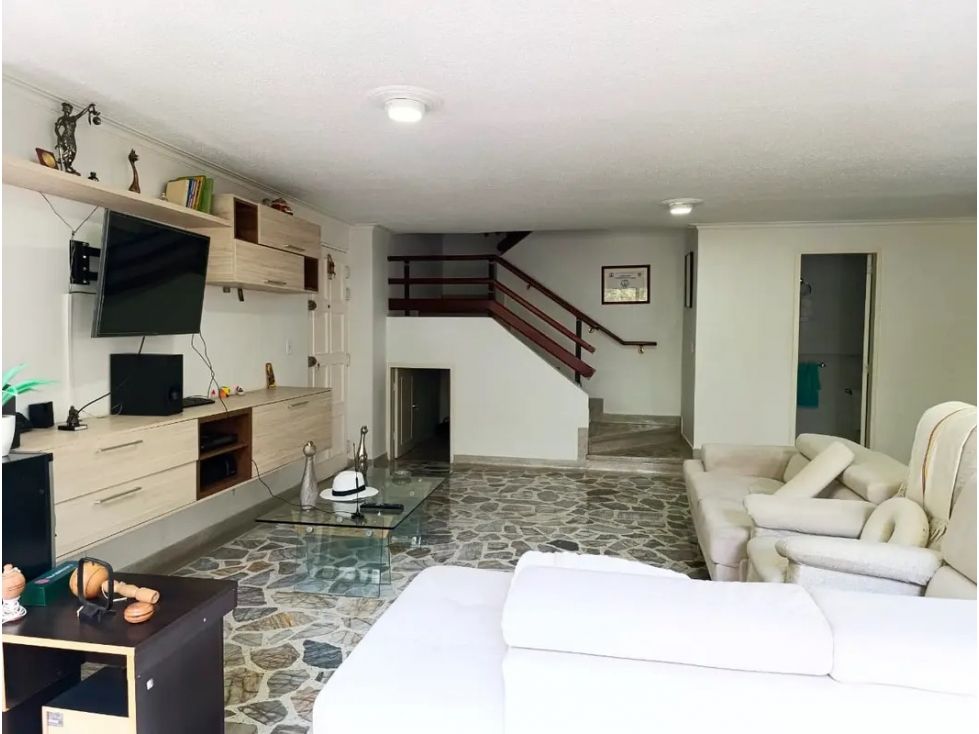 Apartamento en arriendo o venta Antioquia Medellín Los Naranjos 152 m2 Habitaciones 3 Baños 3 Garajes 2 Precio venta $960000000 Precio arriendo $6400000