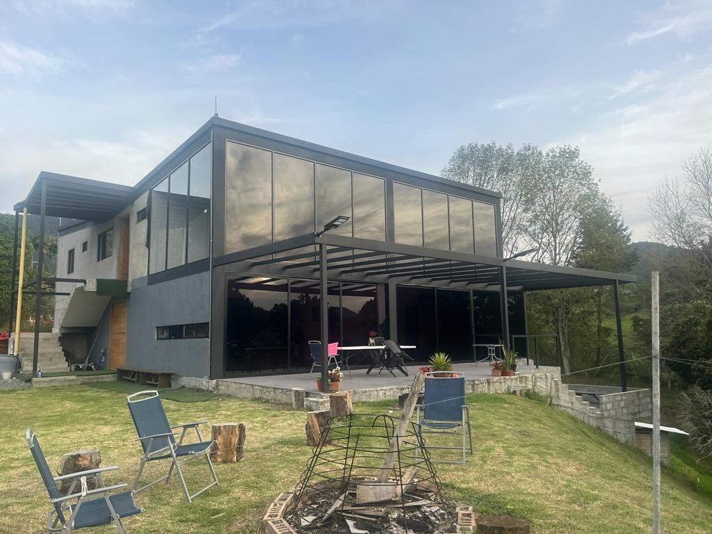 Casa en venta Antioquia El Carmen De Viboral El Carmen De Viboral 587 m2 Habitaciones 6 Baños 6 Garajes 6 Precio $2900000000