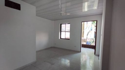 Apartamento en arriendo Antioquia Medellín Prado 83 m2 Habitaciones 3 Baños 4 Garajes 0 Precio $2500000