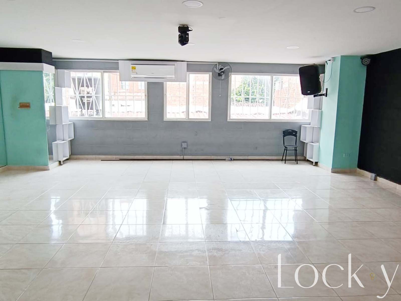 Local en venta Antioquia Medellín La Floresta 200 m2 Habitaciones 0 Baños 2 Garajes 0 Precio $719500000
