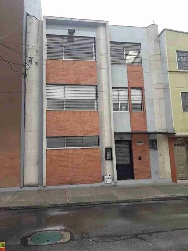 Casa en arriendo Cundinamarca Bogotá Santiago Perez 429 m2 Habitaciones 11 Baños 5 Garajes 0 Precio $15000000