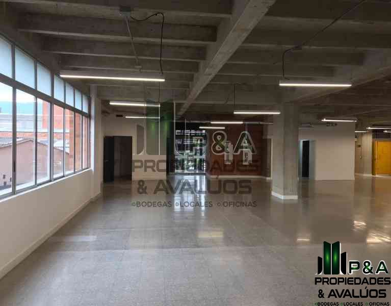 Oficina en arriendo Antioquia Medellín Villanueva 466 m2 Habitaciones 0 Baños 2 Garajes 6 Precio $23728320