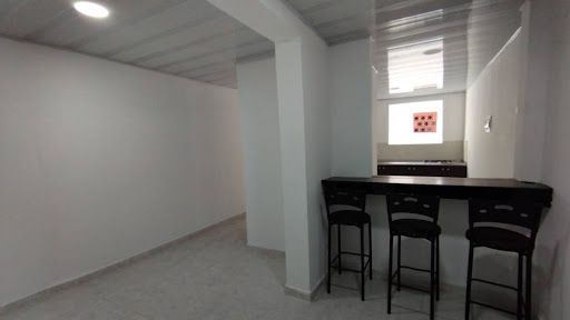 Apartamento en arriendo Antioquia Medellín Prado 83 m2 Habitaciones 3 Baños 4 Garajes 0 Precio $2500000