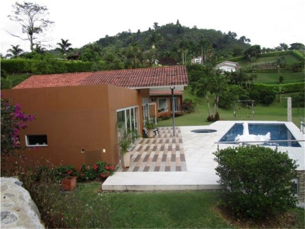 Casa Campestre en venta Caldas Manizales Manizales 350 m2 Habitaciones 3 Baños 4 Garajes 4 Precio $2500000000