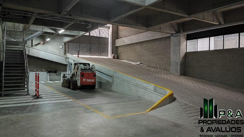 Bodega en arriendo Antioquia Copacabana Copacabana 1650 m2 Habitaciones 0 Baños 4 Garajes 4 Precio $30046960