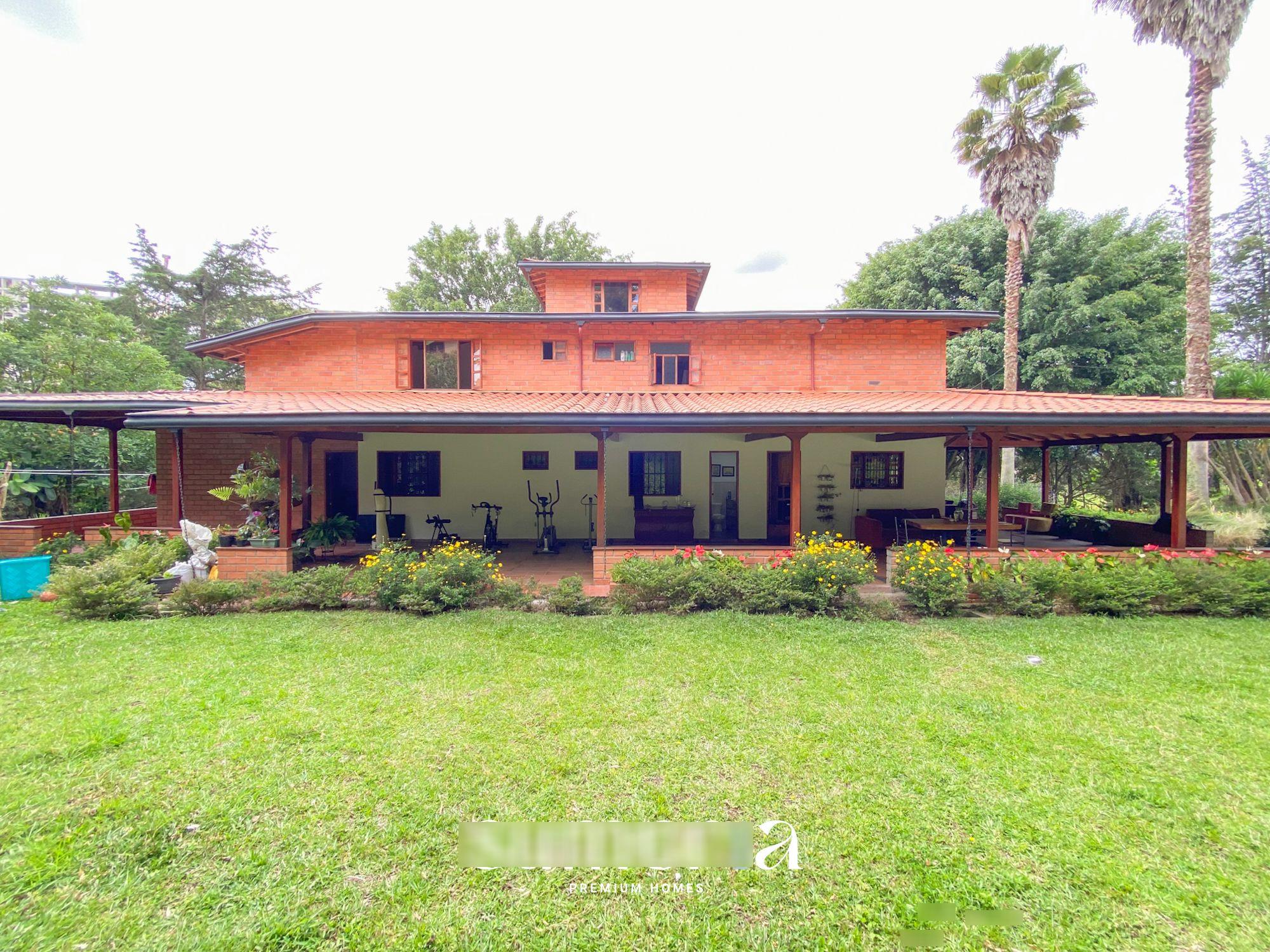 Casa Campestre en arriendo o venta Antioquia Rionegro Plazuela De San Francisco 3900 m2 Habitaciones 6 Baños 6 Garajes 4 Precio venta $3000000000 Precio arriendo $15000000