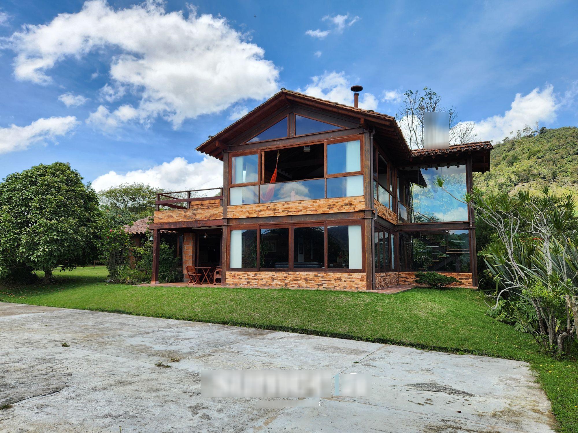 Casa Campestre en arriendo o venta Antioquia Rionegro Barrio Obrero 7017 m2 Habitaciones 3 Baños 3 Garajes 4 Precio venta $2650000000 Precio arriendo $17000000