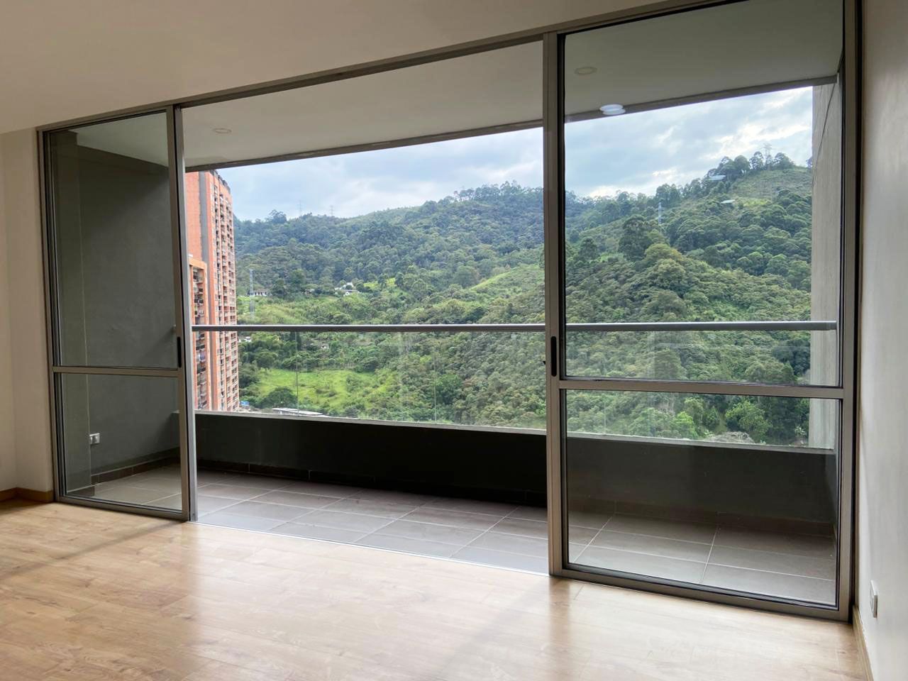 Apartamento en arriendo Antioquia Sabaneta Vereda Cañaveralejo 80 m2 Habitaciones 3 Baños 2 Garajes 1 Precio $3150000