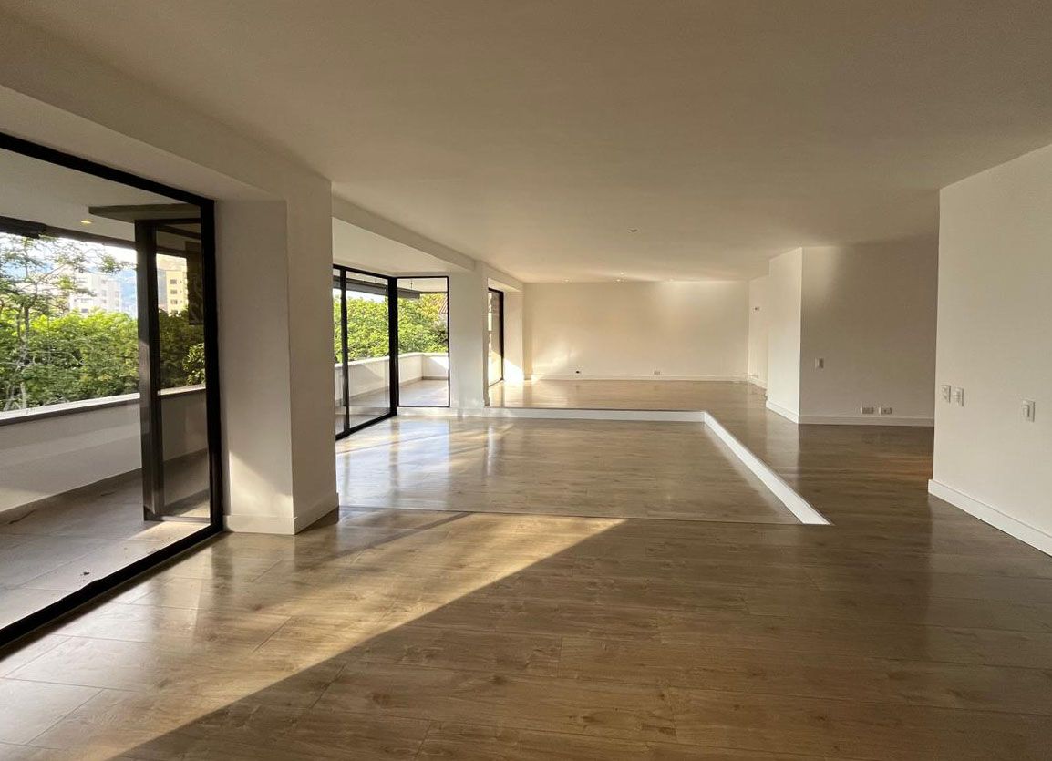Apartamento en arriendo o venta Antioquia Medellín Naranjitos 218 m2 Habitaciones 3 Baños 3 Garajes 3 Precio venta $1360000000 Precio arriendo $8900000