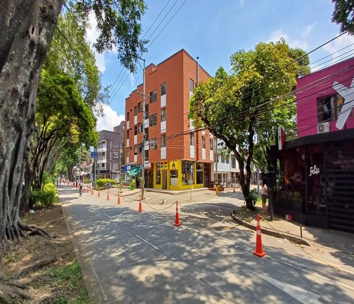 Local en venta Valle Del Cauca Cali Cañaveralejo - Seguros Patria 102 m2 Habitaciones 0 Baños 2 Garajes 7 Precio $690000000