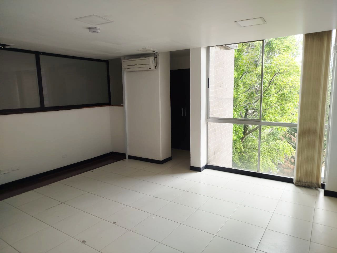 Oficina en arriendo o venta Antioquia Envigado Las Vegas 95 m2 Habitaciones 0 Baños 1 Garajes 1 Precio venta $680000000 Precio arriendo $5200000