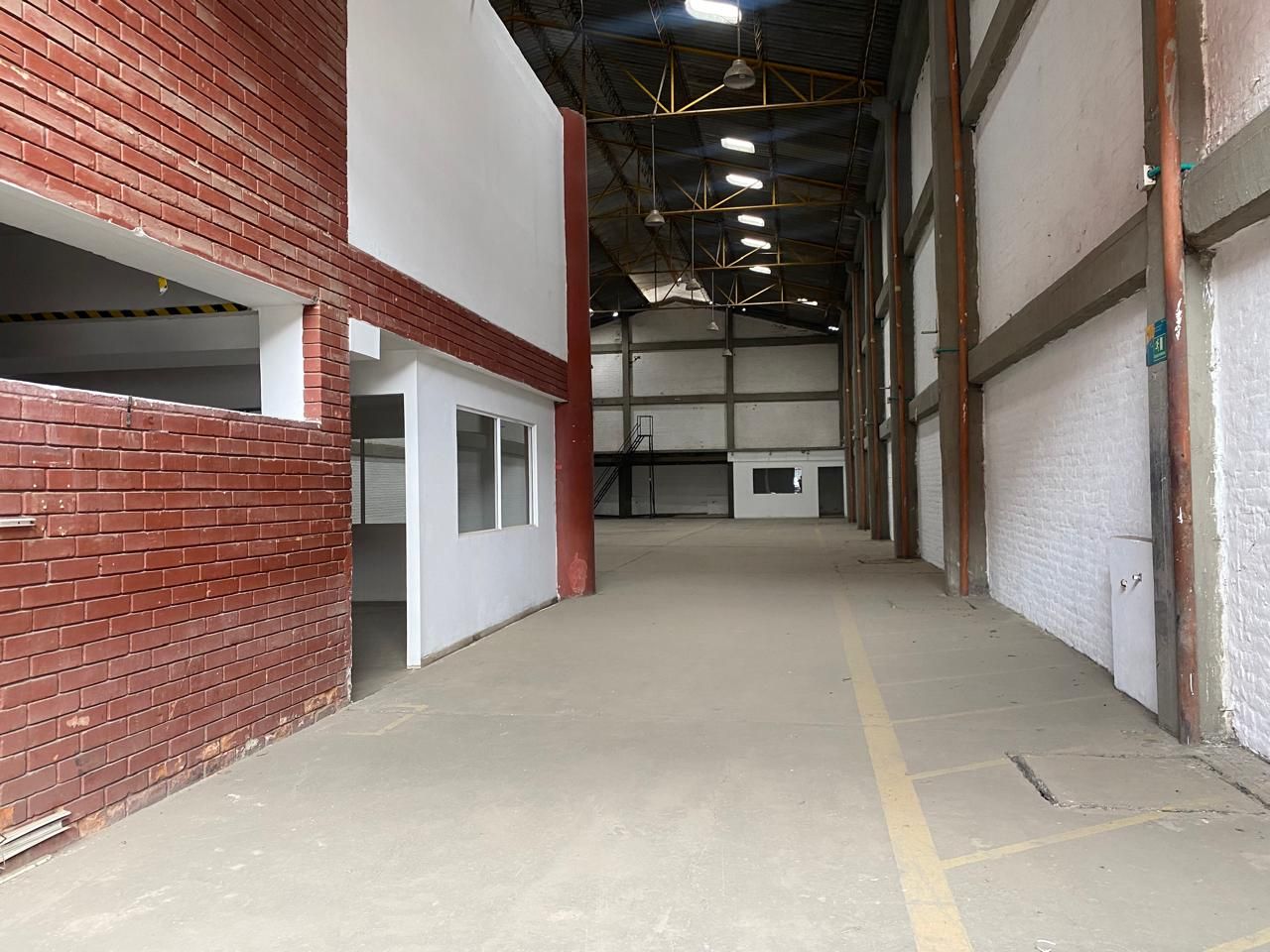 Bodega en arriendo Valle Del Cauca Cali El Dorado 670 m2 Habitaciones 0 Baños 6 Garajes 6 Precio $11500000