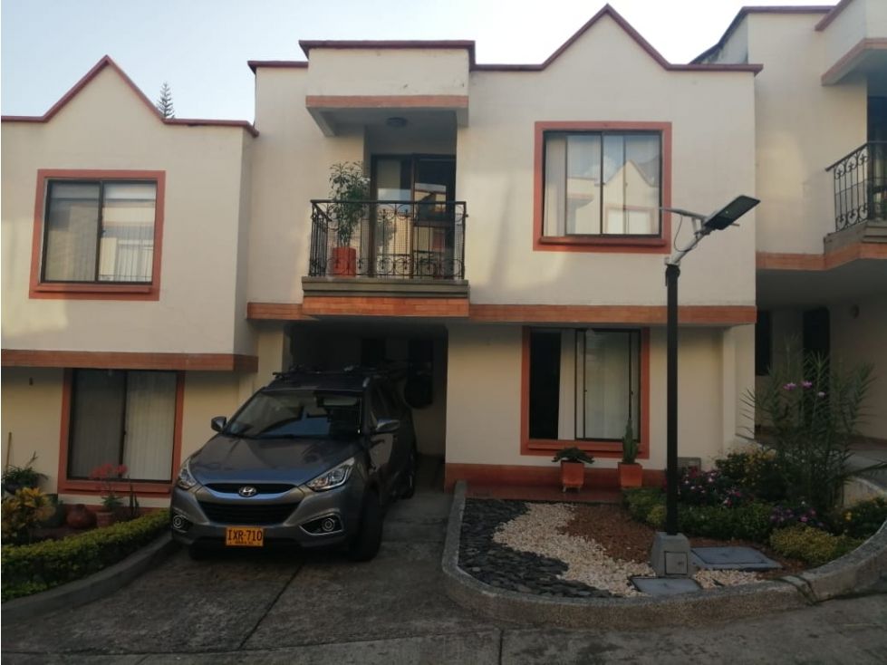 Casa en venta Quindío Armenia Cn Los Cedros 136 m2 Habitaciones 3 Baños 3 Garajes 1 Precio $620000000