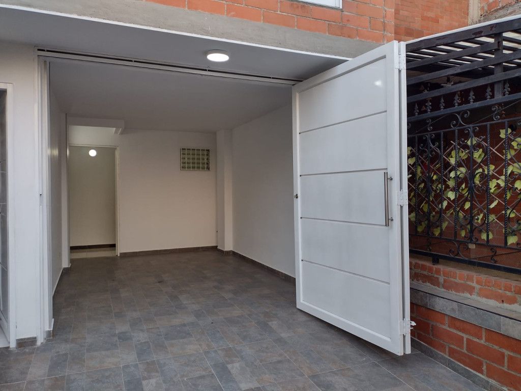 Local en arriendo Valle Del Cauca Cali Zona De Reserva Agricola 35 m2 Habitaciones 0 Baños 1 Garajes 0 Precio $720000