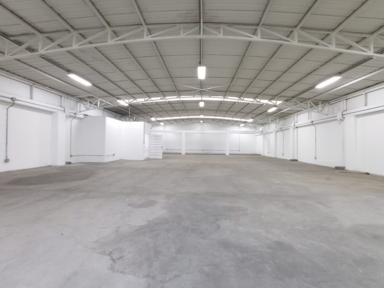 Bodega en arriendo Antioquia Medellín Castilla 416 m2 Habitaciones 0 Baños 2 Garajes 0 Precio $8500000