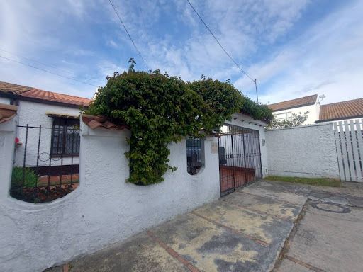 Casa en venta Cundinamarca Bogotá Prado Veraniego Sur 268 m2 Habitaciones 4 Baños 3 Garajes 3 Precio $1150000000
