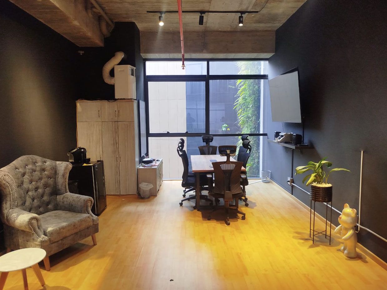 Oficina en arriendo o venta Antioquia Medellín Altos Del Poblado 36 m2 Habitaciones 0 Baños 1 Garajes 1 Precio venta $455000000 Precio arriendo $3400000