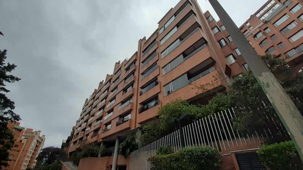 Apartamento en venta Cundinamarca Bogotá Los Rosales 211 m2 Habitaciones 3 Baños 4 Garajes 3 Precio $1780000000