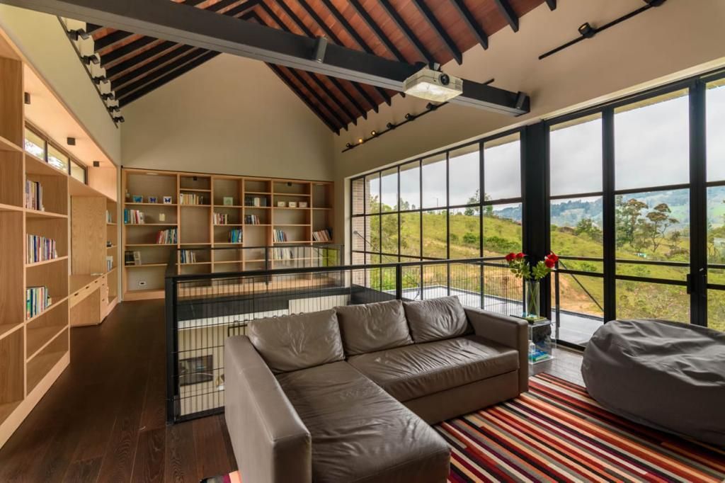 Casa en venta Antioquia Envigado Vereda El Peñasco 2950 m2 Habitaciones 3 Baños 6 Garajes 6 Precio $4040000000