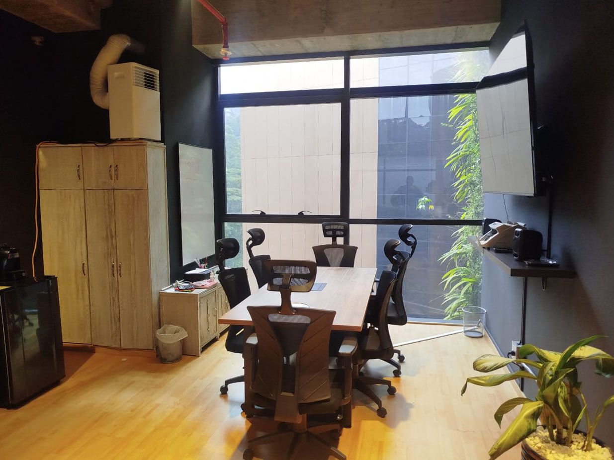 Oficina en arriendo o venta Antioquia Medellín Altos Del Poblado 72 m2 Habitaciones 0 Baños 1 Garajes 2 Precio venta $905000000 Precio arriendo $6600000