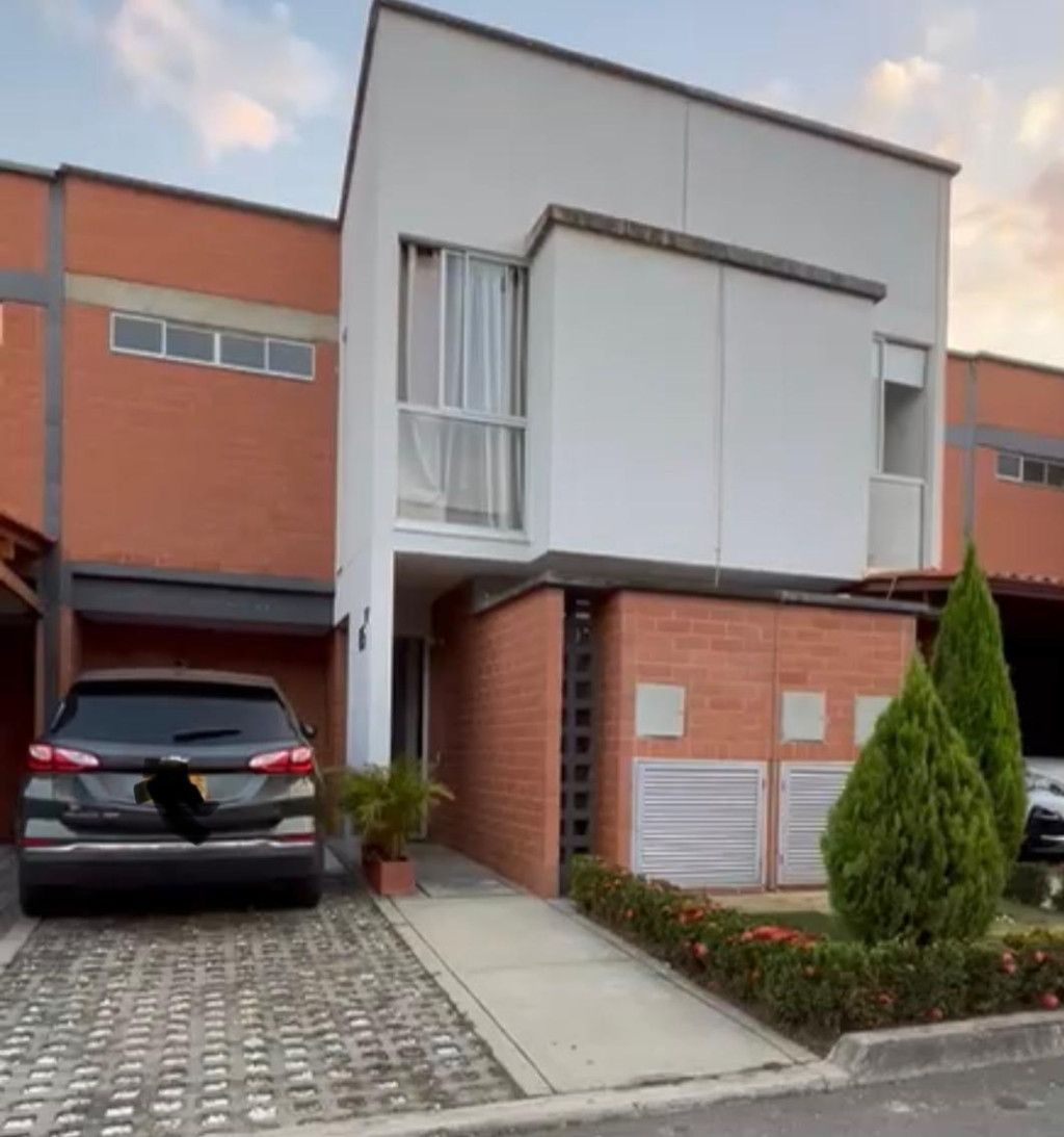 Casa en venta Valle Del Cauca Jamundí Cr Sol Del Campo 92 m2 Habitaciones 3 Baños 3 Garajes 2 Precio $343000000