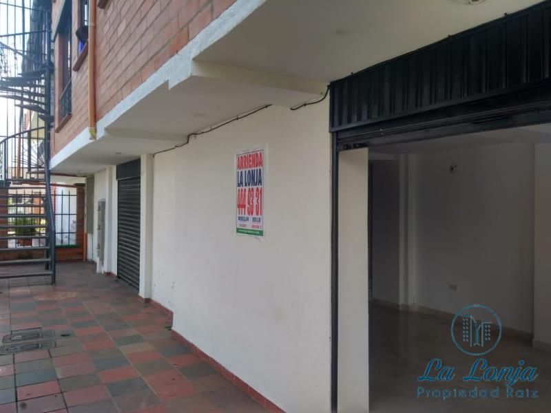 Local en arriendo Antioquia Medellín Miraflores 20 m2 Habitaciones 0 Baños 1 Garajes 0 Precio $900000