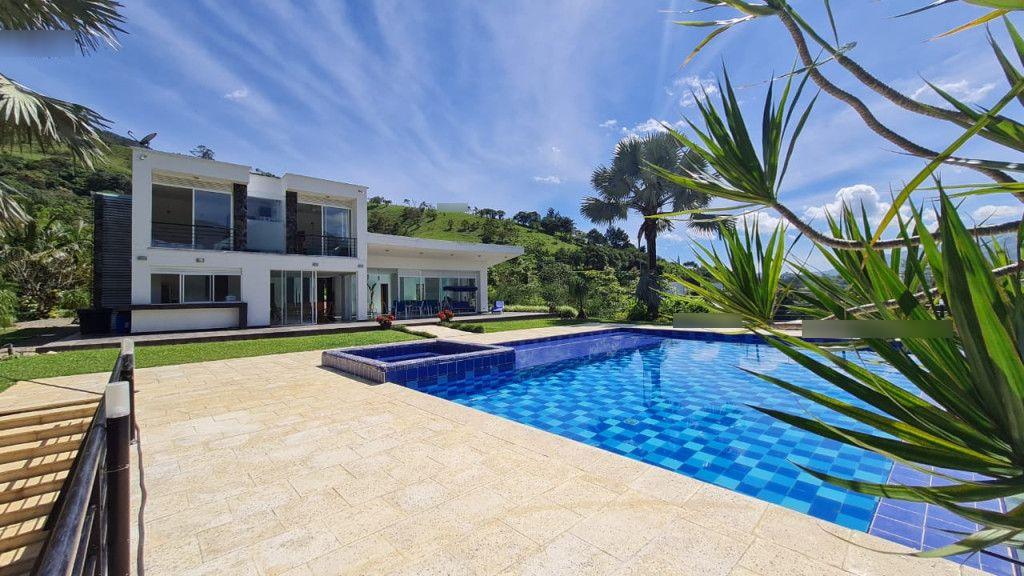 Finca en venta Antioquia Barbosa Barbosa 530 m2 Habitaciones 9 Baños 7 Garajes 5 Precio $3200000000