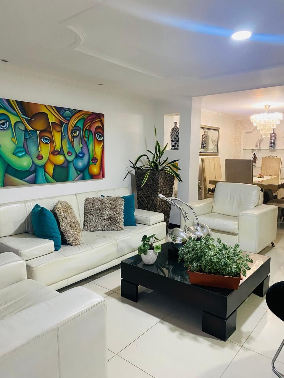 Casa en venta Valle Del Cauca Cali Paseo De Los Almendros 250 m2 Habitaciones 5 Baños 4 Garajes 0 Precio $610000000