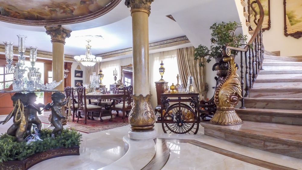 Casa en arriendo o venta Antioquia Medellín Los Naranjos 1000 m2 Habitaciones 4 Baños 6 Garajes 2 Precio venta $5550000000 Precio arriendo $21000000