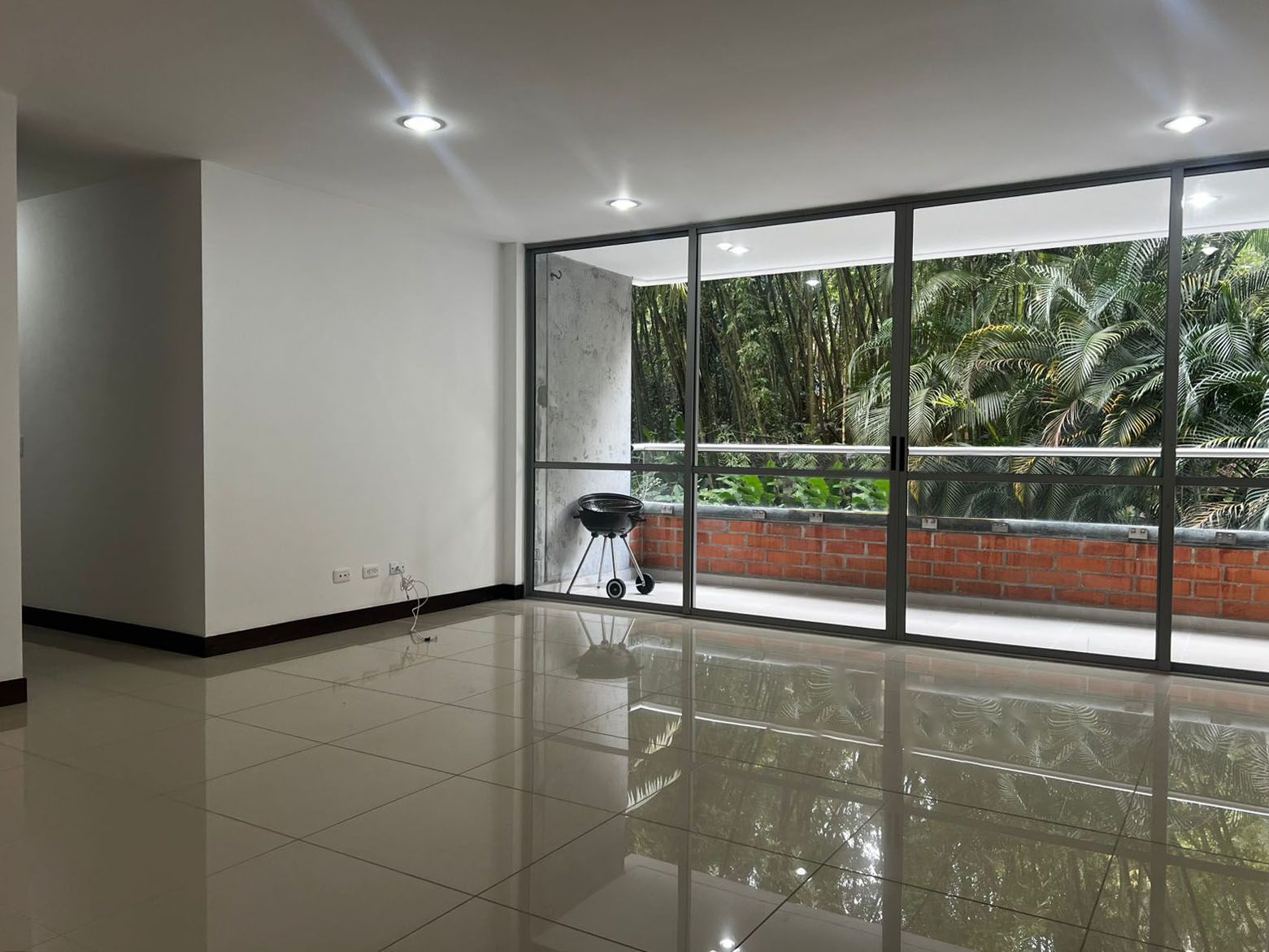 Apartamento en arriendo o venta Antioquia Envigado La Pradera 90 m2 Habitaciones 3 Baños 2 Garajes 1 Precio venta $660000000 Precio arriendo $4350000