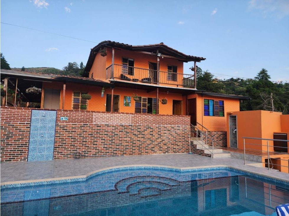 Finca en venta Antioquia Fredonia Fredonia 340 m2 Habitaciones 4 Baños 3 Garajes 3 Precio $1250000000