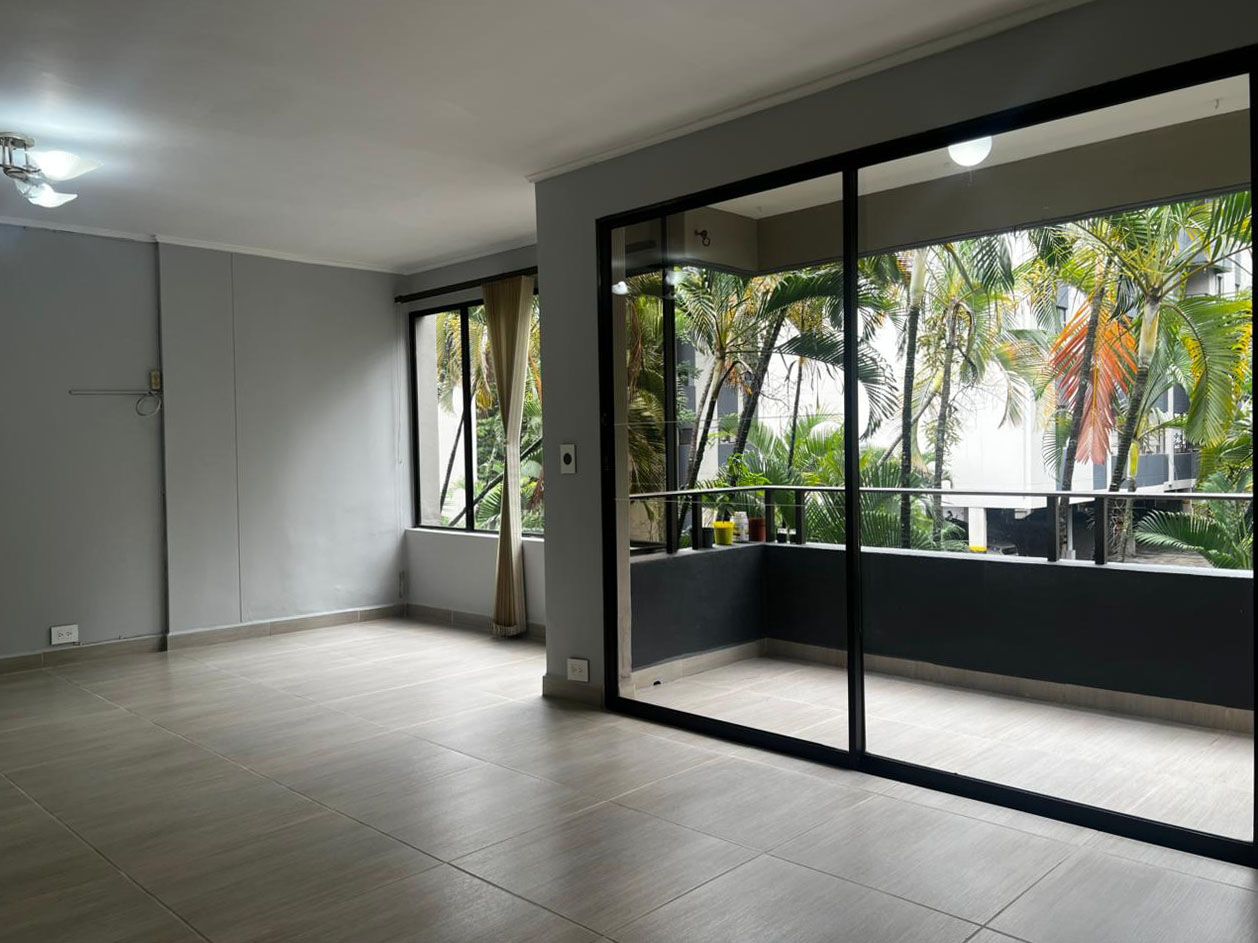 Apartamento en arriendo Antioquia Envigado Las Palmas 140 m2 Habitaciones 4 Baños 2 Garajes 1 Precio $4200000