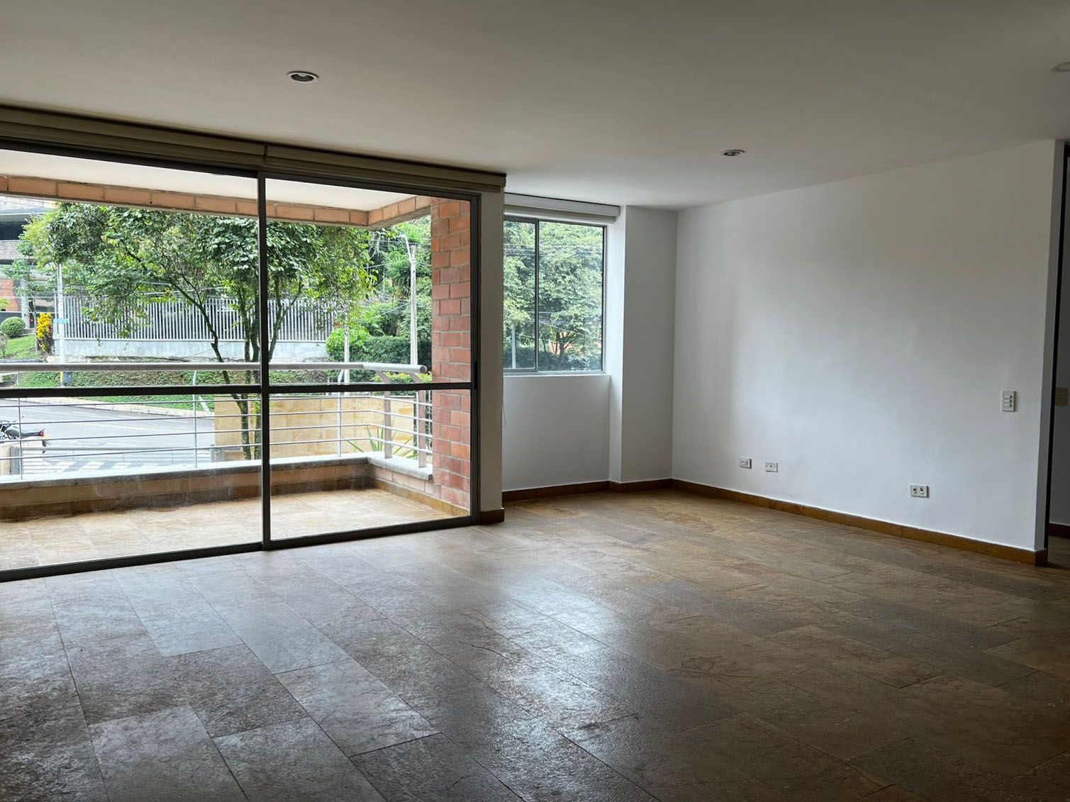 Apartamento en arriendo Antioquia Envigado Uribe Ángel 85 m2 Habitaciones 2 Baños 2 Garajes 1 Precio $3650000