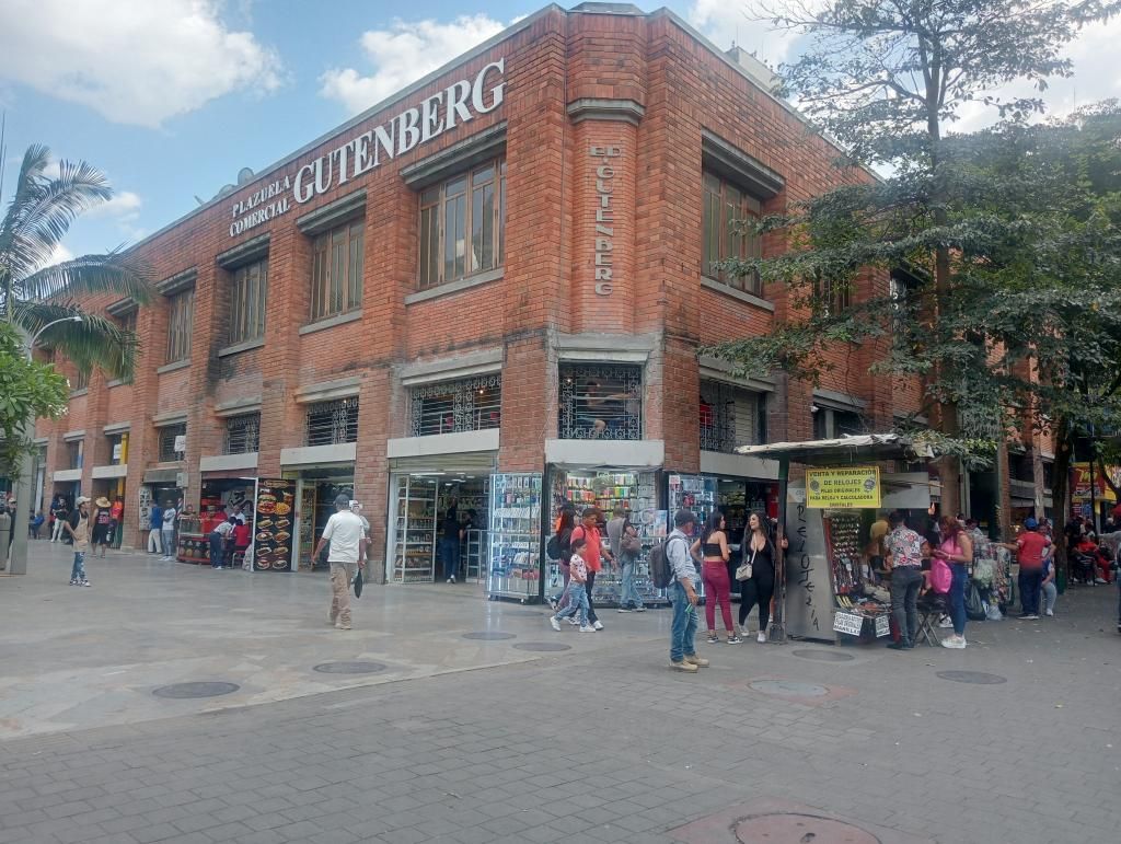 Local en arriendo Antioquia Medellín La Candelaria 207 m2 Habitaciones 0 Baños 2 Garajes 0 Precio $7583527