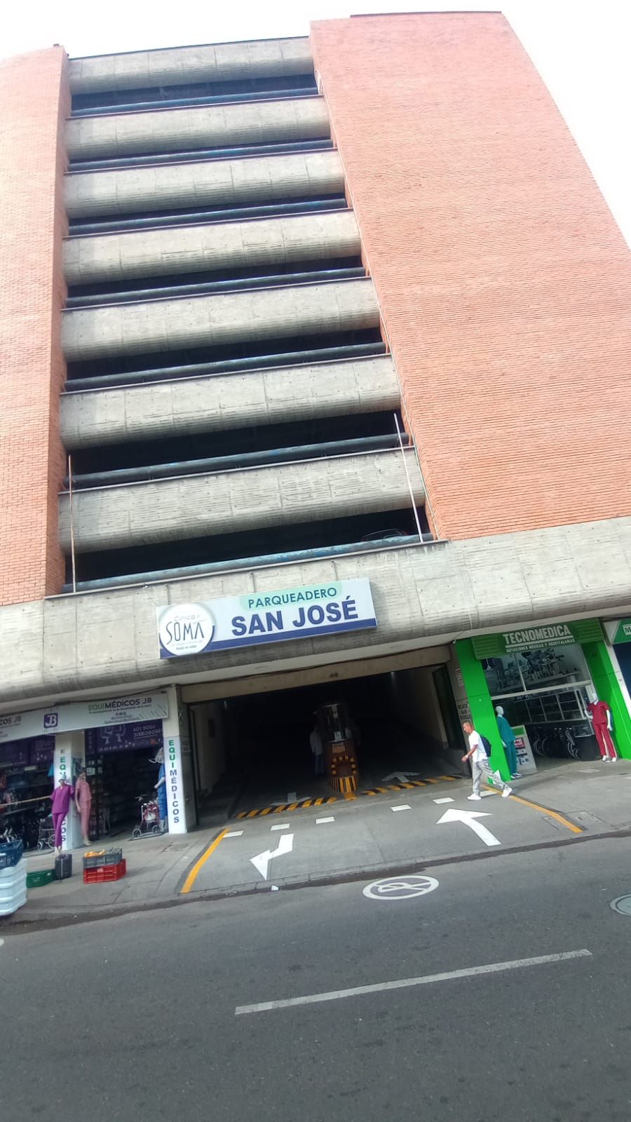 Parqueadero en venta Antioquia Medellín La Candelaria 16 m2 Habitaciones 0 Baños 0 Garajes 1 Precio $30000000