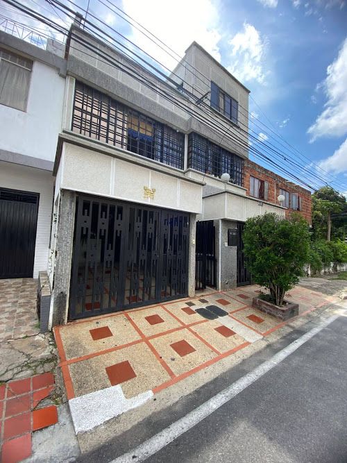 Casa en venta Santander Bucaramanga Provenza 300 m2 Habitaciones 4 Baños 3 Garajes 1 Precio $750000000