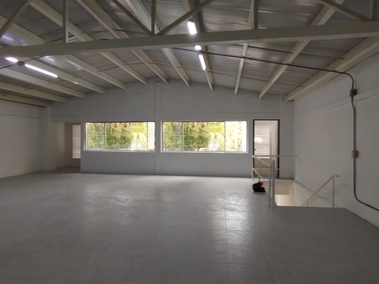 Local en arriendo Antioquia Medellín Naranjitos 345 m2 Habitaciones 0 Baños 4 Garajes 0 Precio $12000000