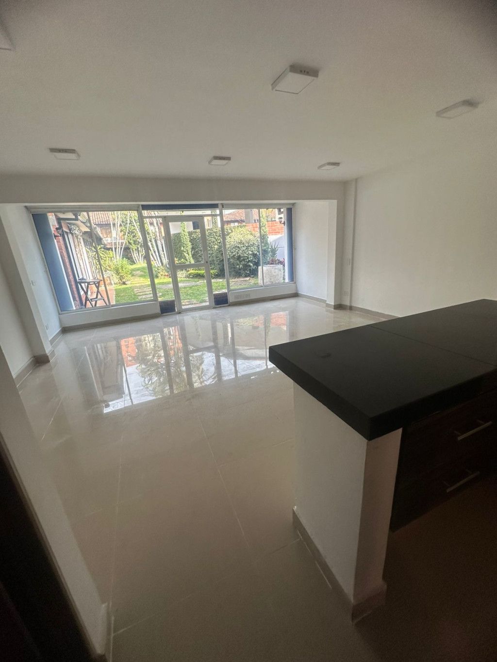 Casa en venta Valle Del Cauca Cali Unidad Residencial El Coliseo 90 m2 Habitaciones 3 Baños 3 Garajes 2 Precio $400000000