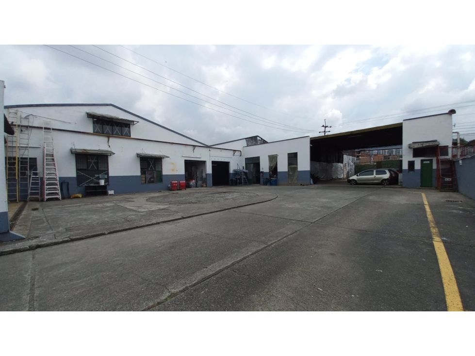 Bodega en arriendo Risaralda Dosquebradas Cambulos 2461 m2 Habitaciones 0 Baños 2 Garajes 0 Precio $51681000