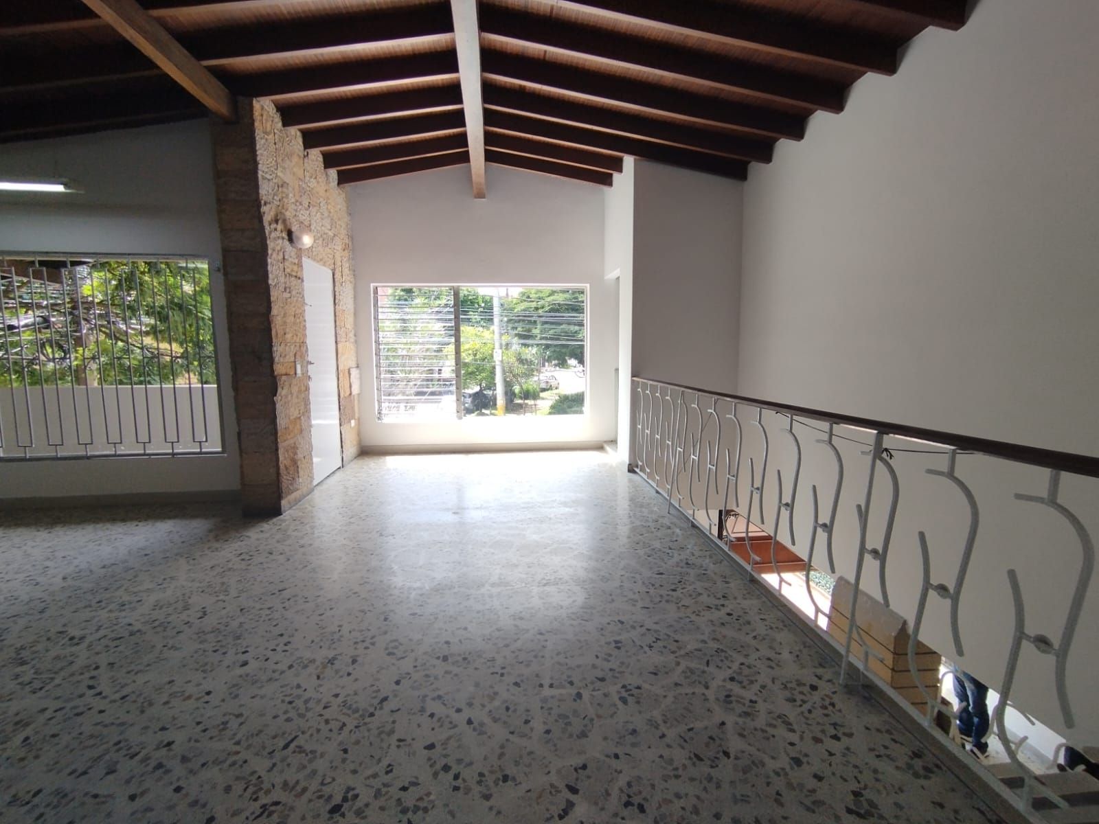 Casa en arriendo Antioquia Medellín Florida Nueva 280 m2 Habitaciones 5 Baños 5 Garajes 1 Precio $8500000