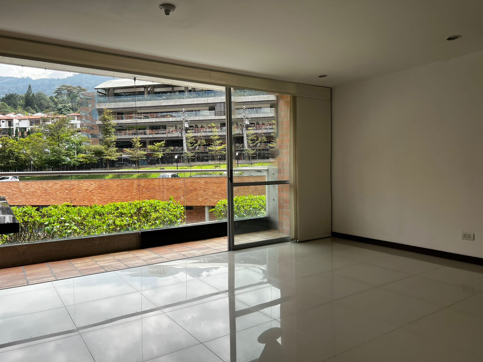 Apartamento en arriendo Antioquia Envigado La Pradera 89 m2 Habitaciones 3 Baños 2 Garajes 2 Precio $3900000